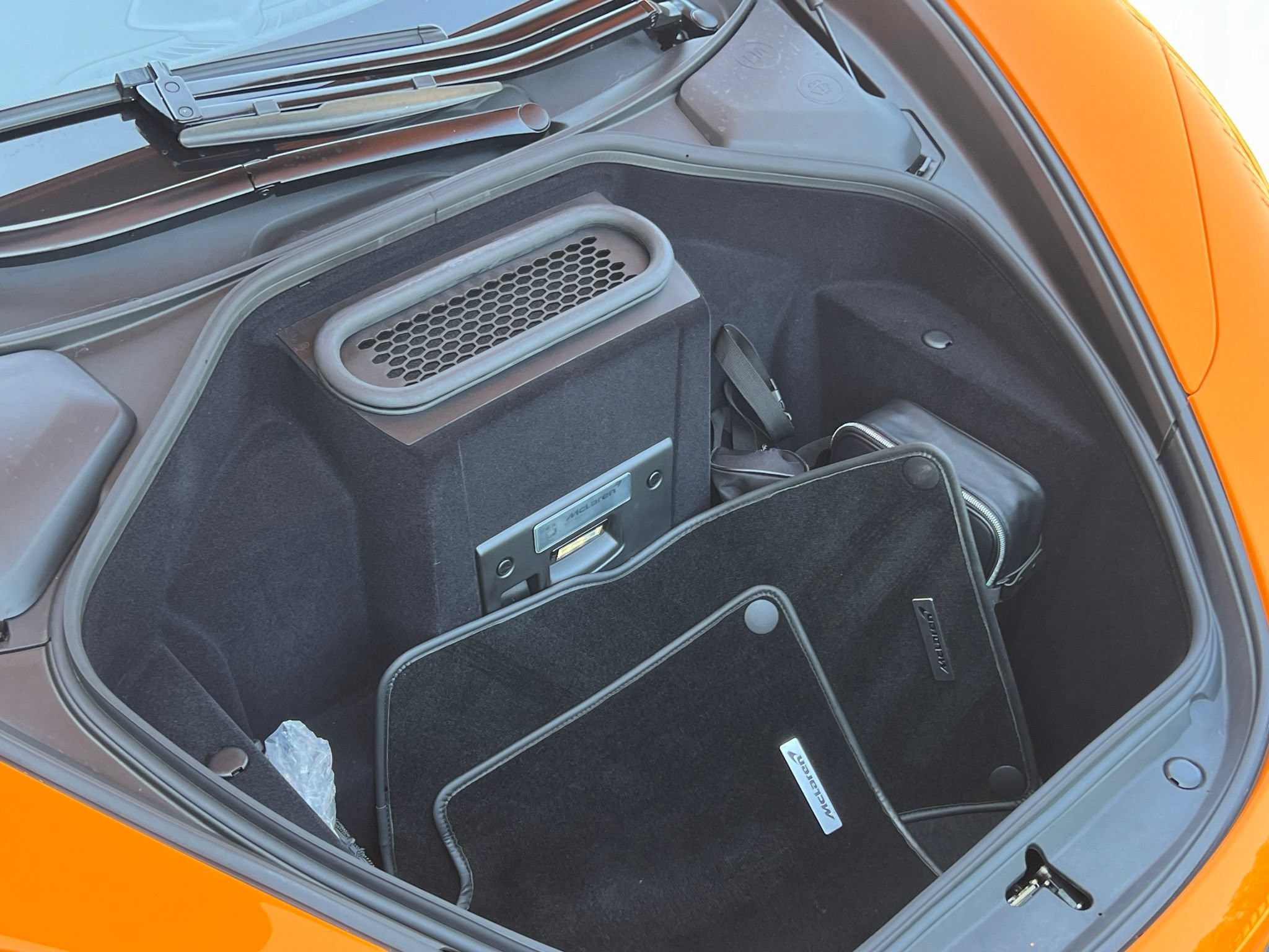 Used 2025 McLaren 750S Spider RWD image 46