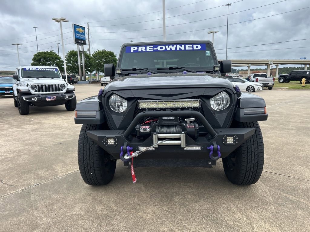 Used 2019 Jeep Wrangler Unlimited Sahara AWD/4WD image 2