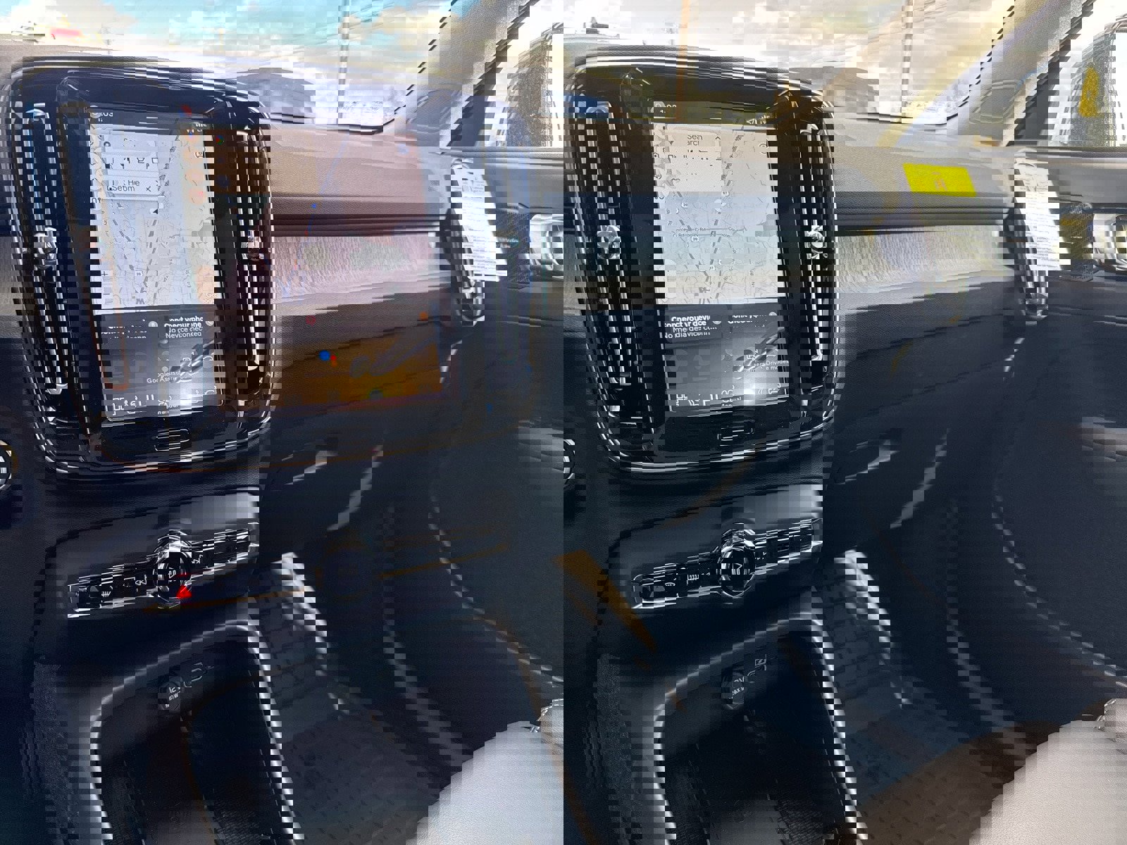 New 2026 Volvo XC40 B5 Ultra w/ Protection Package Premier image 23