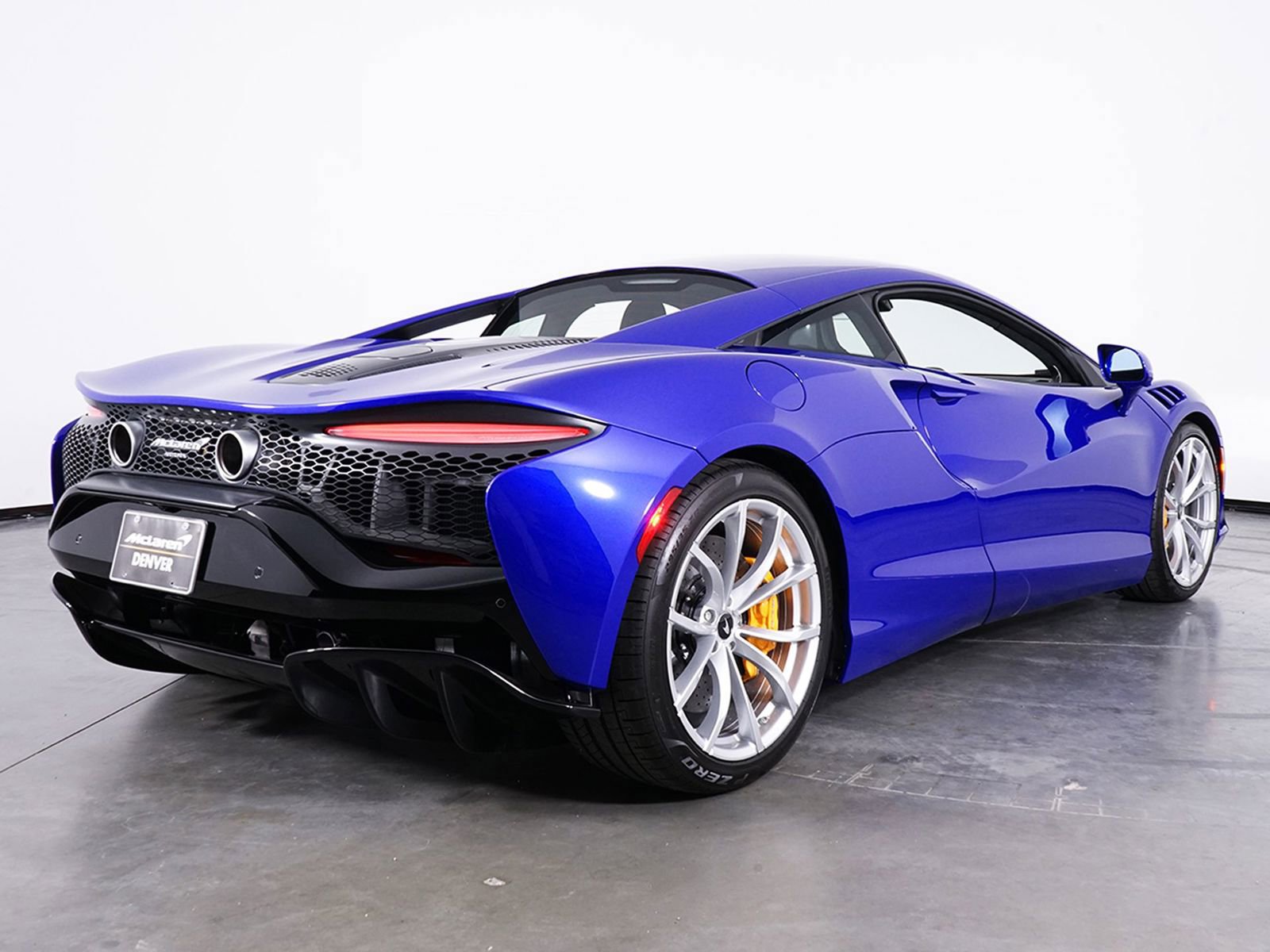 New 2025 McLaren Artura image 24