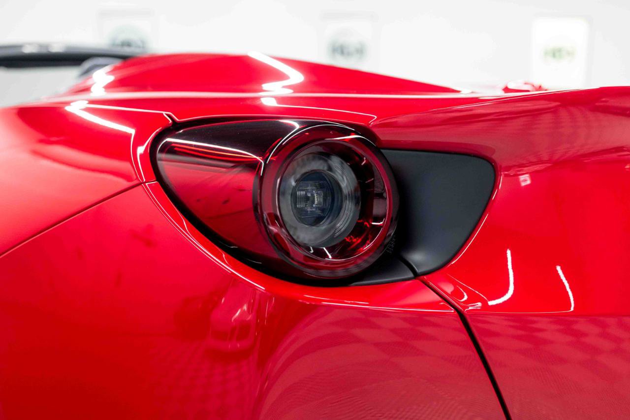 Used 2019 Ferrari Portofino RWD image 37