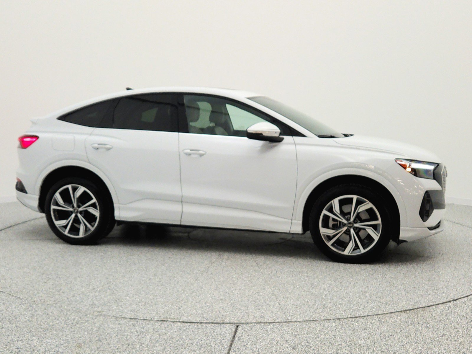 Used 2022 Audi Q4 e-tron Premium w/ Convenience Package AWD/4WD image 4