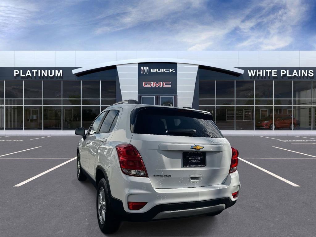 Used 2021 Chevrolet Trax LT w/ LT Convenience Package image 5