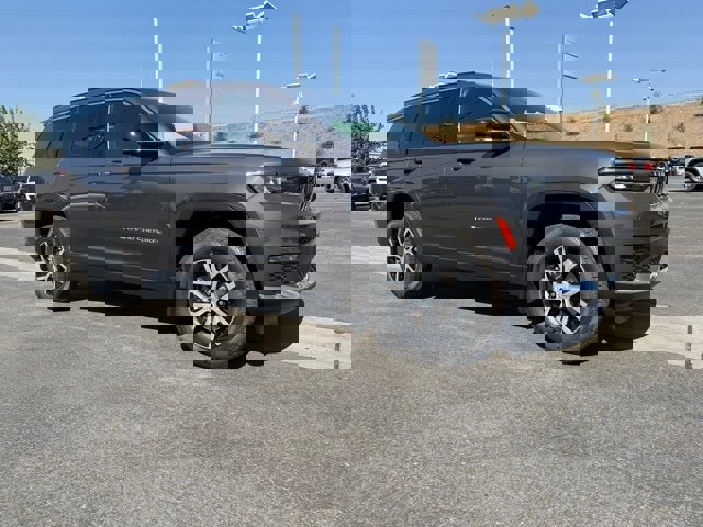 New 2025 Jeep Grand Cherokee L Limited w/ Trailer Tow Package image 8