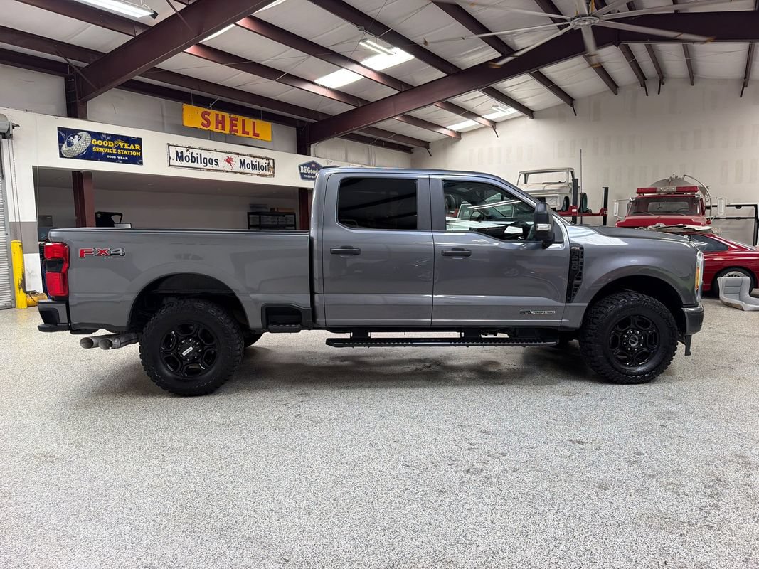 Used 2023 Ford F250 XL w/ STX Appearance Package AWD/4WD image 9