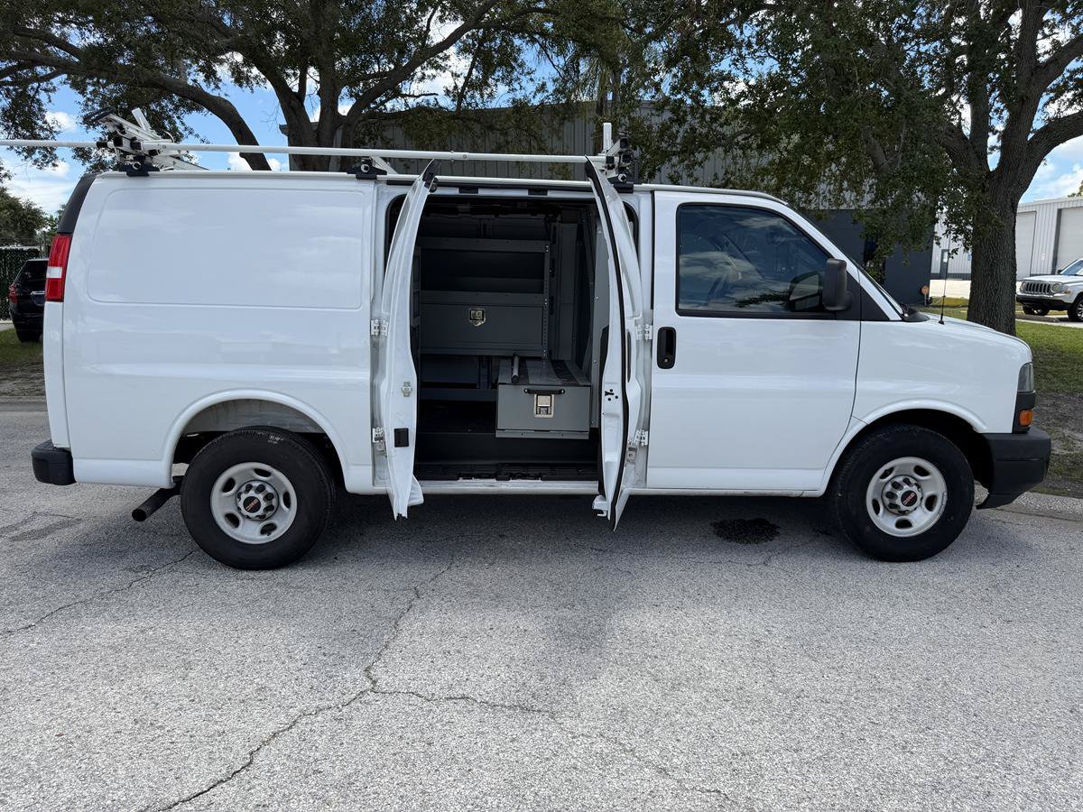 Used 2025 GMC Savana 3500 RWD image 5