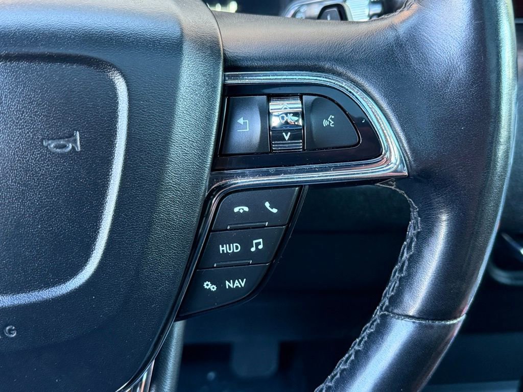 Used 2019 Lincoln Navigator Reserve image 32