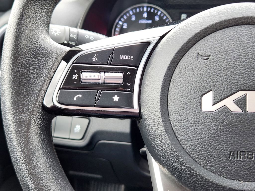 Certified 2023 Kia Forte LXS image 17