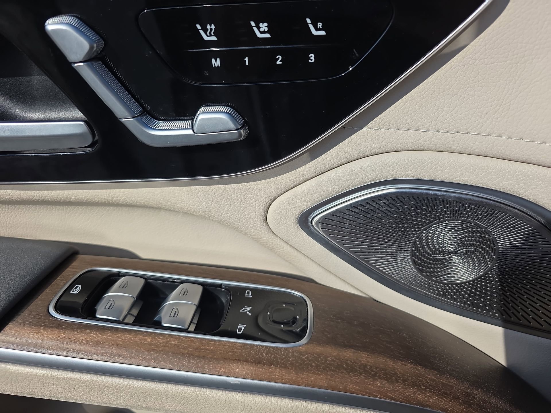 Used 2022 Mercedes-Benz EQS 450+ Sedan image 27