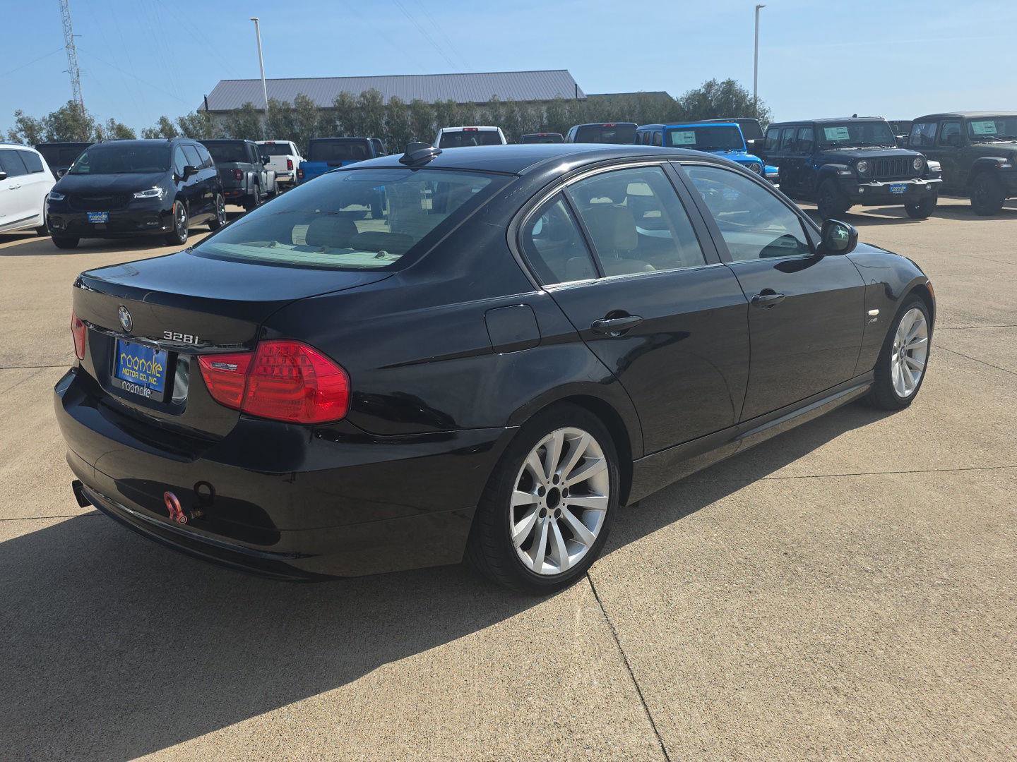 Used 2011 BMW 328i xDrive Sedan image 7