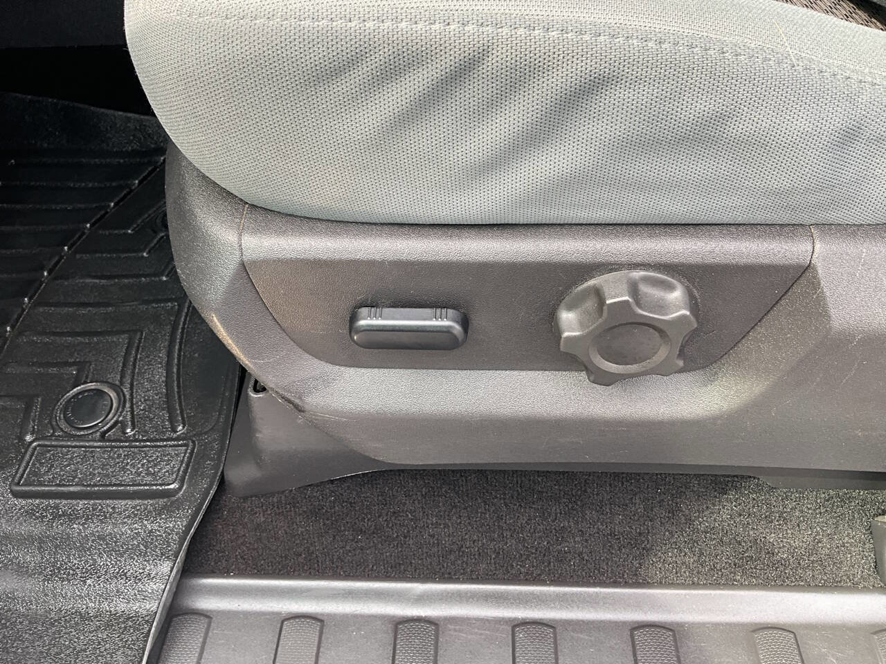 Used 2013 Ford F250 XLT w/ XLT Value Pkg image 39