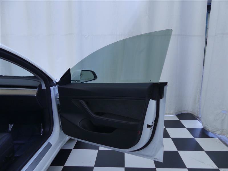 Used 2018 Tesla Model 3 Long Range RWD image 25