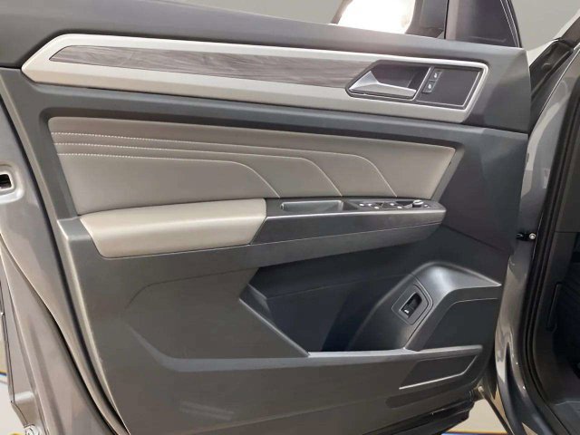 Used 2023 Volkswagen Atlas Cross Sport SE AWD/4WD image 18