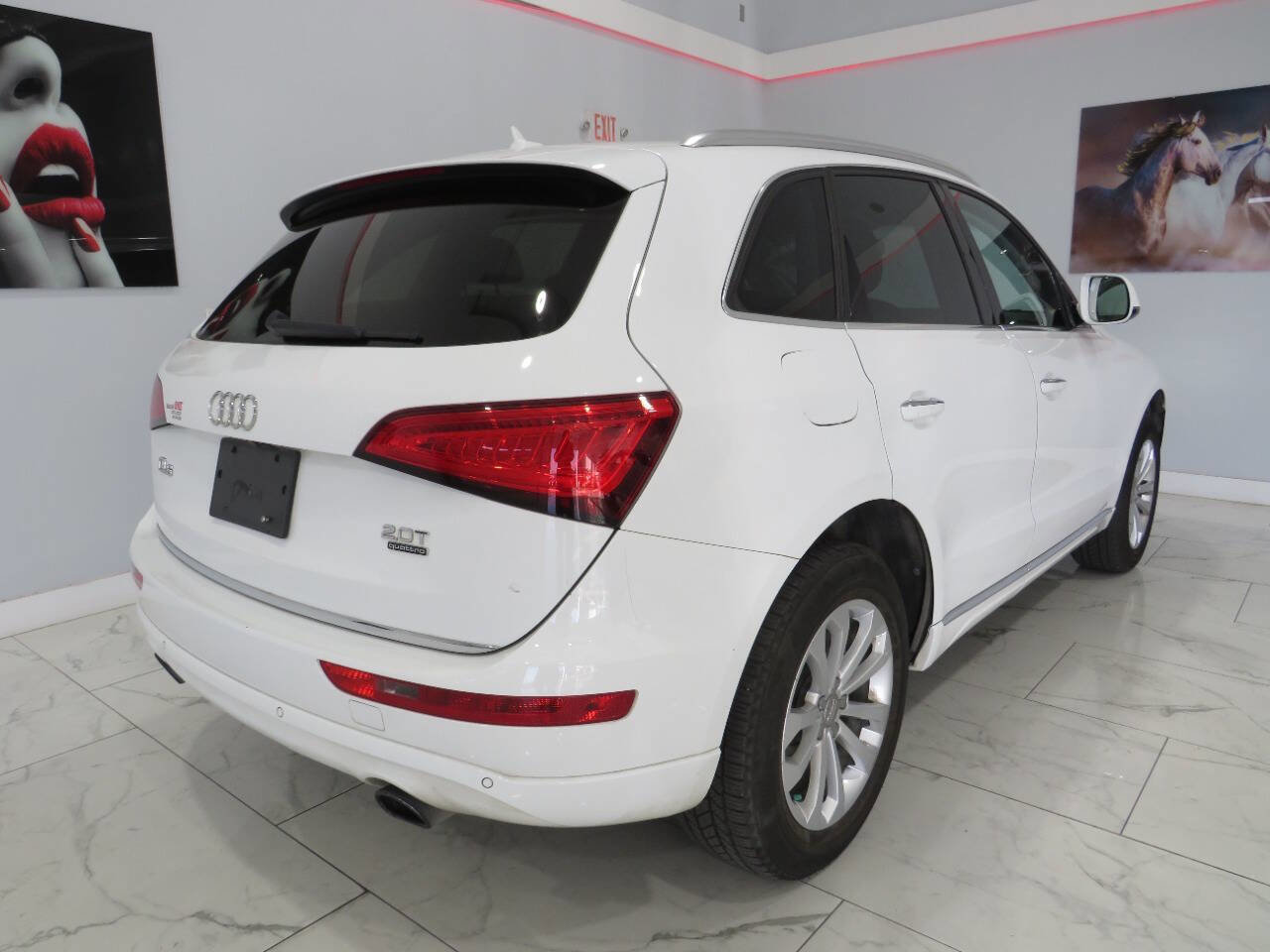 Used 2016 Audi Q5 2.0T Premium Plus w/ Technology Package AWD/4WD image 4