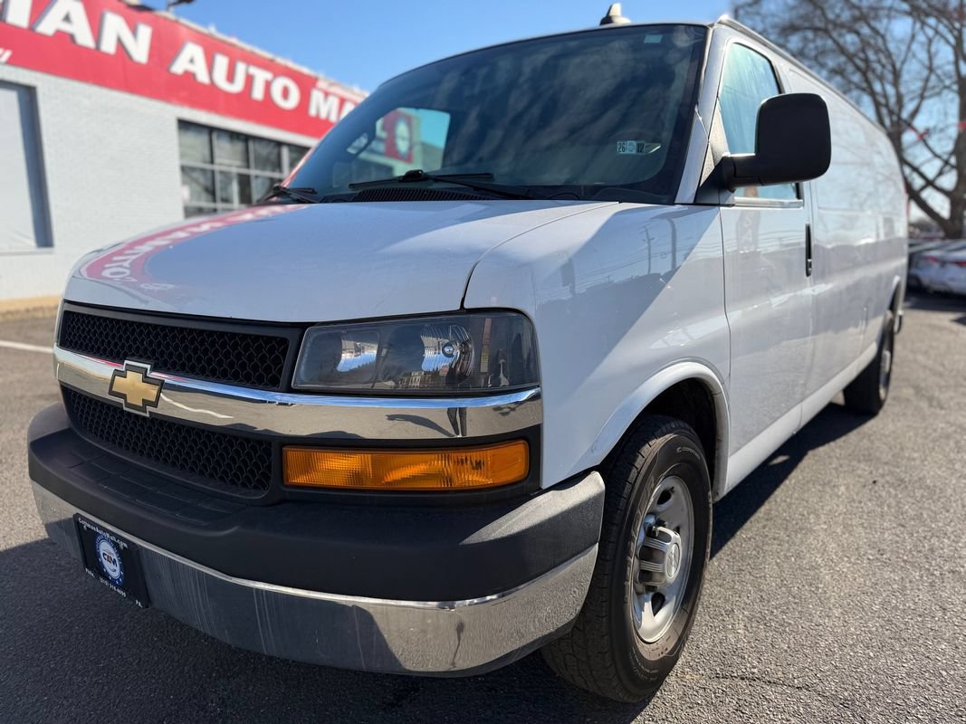 Used 2019 Chevrolet Express 3500 Extended w/ Driver Convenience Package RWD image 1