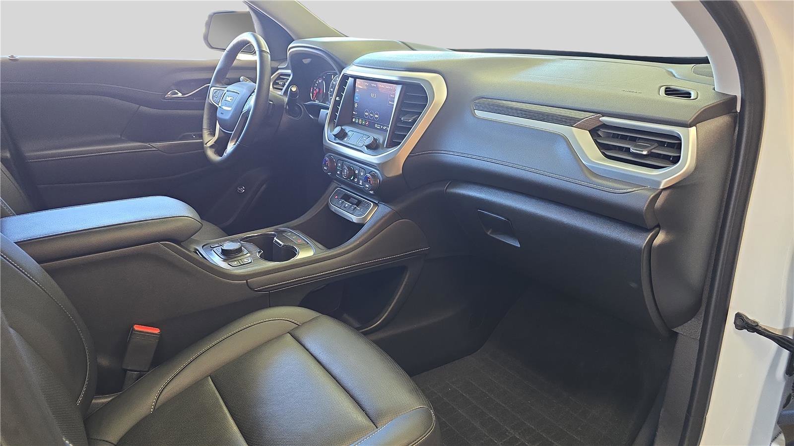 Used 2023 GMC Acadia SLT w/ Elevation Edition image 13