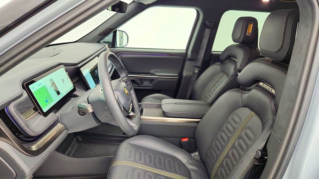 Used 2024 Rivian R1S Adventure image 20