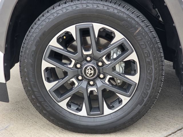 Used 2025 Toyota Sequoia Limited w/ Tow Technology Package AWD/4WD image 9