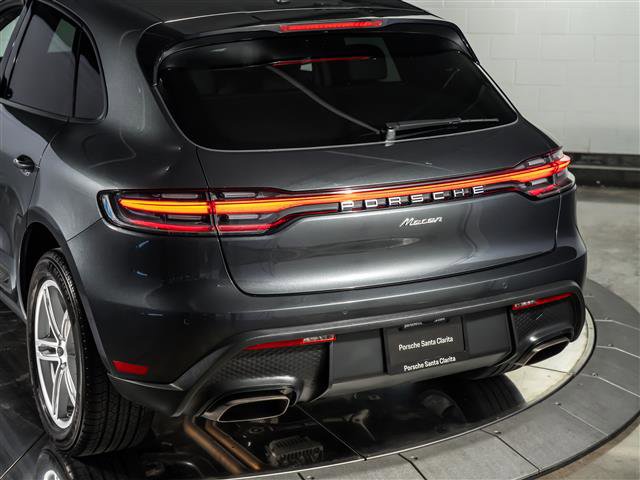 Certified 2025 Porsche Macan image 27