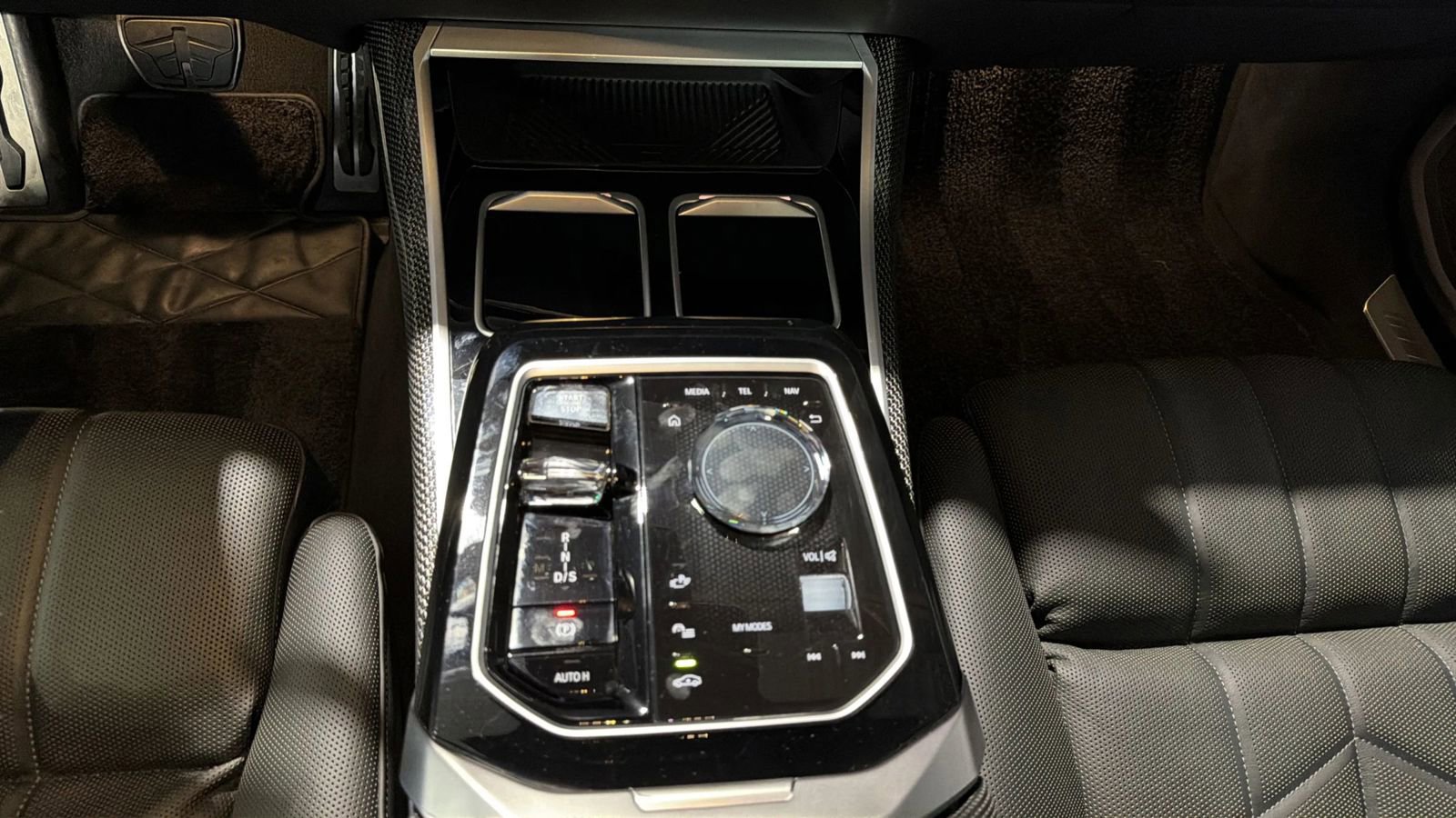 Used 2023 BMW 760i xDrive w/ Executive Package AWD/4WD image 13