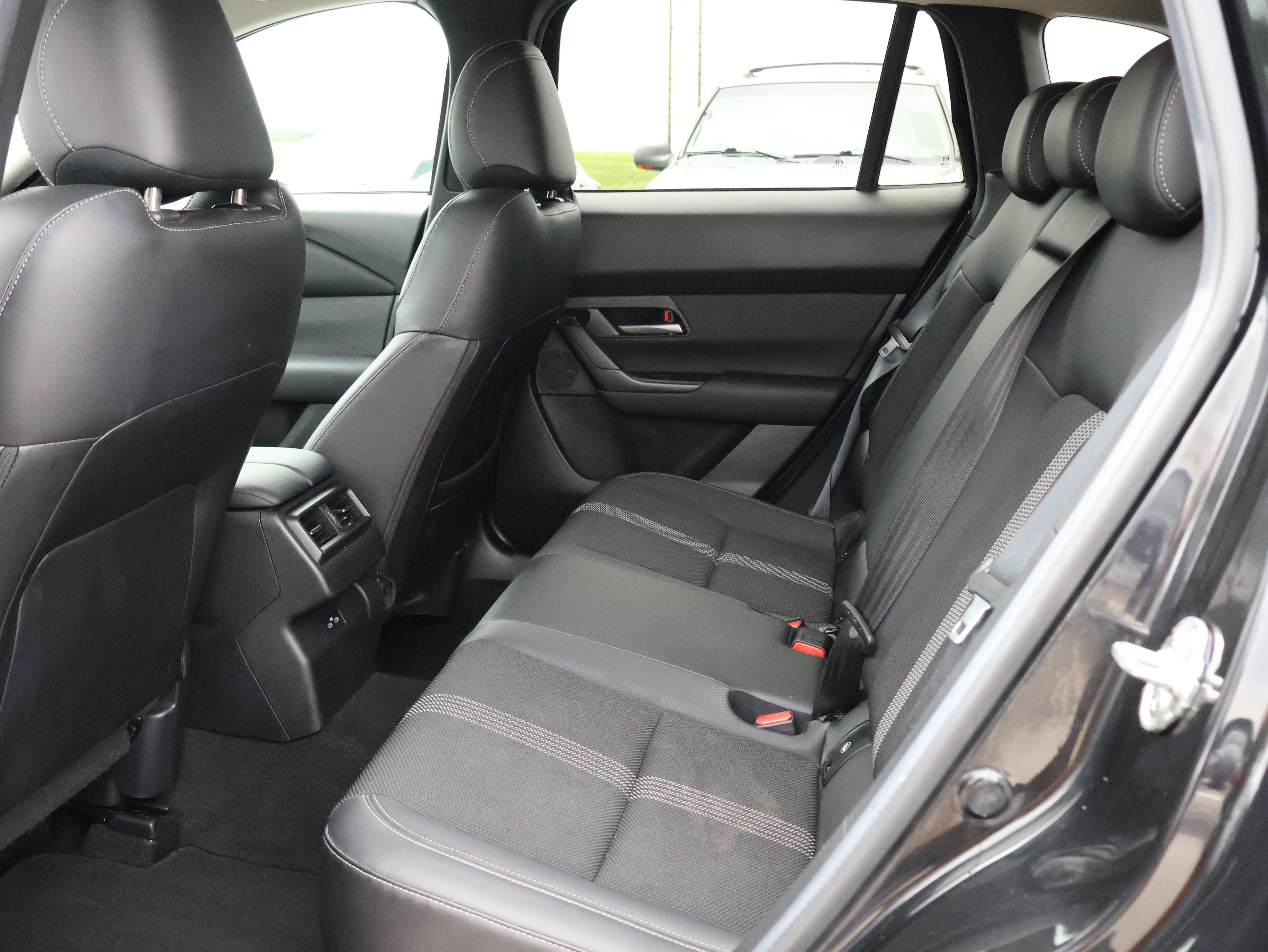 Used 2025 MAZDA CX-50 AWD 2.5 S w/ Preferred Package image 18