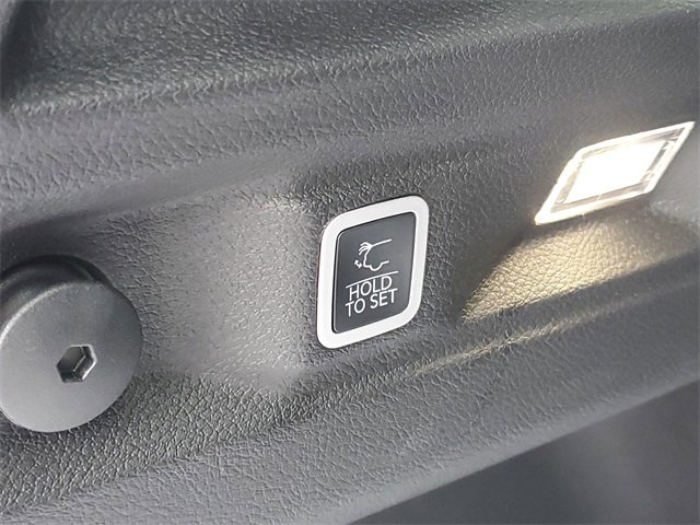 New 2025 Jeep Grand Cherokee L Altitude image 9