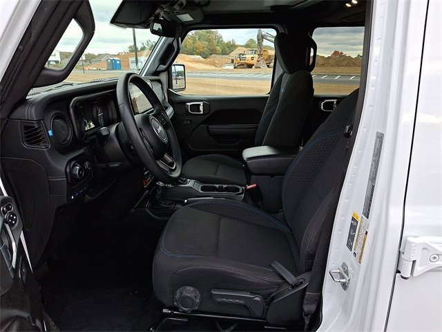 Used 2024 Jeep Wrangler Unlimited Rubicon 4xe image 16