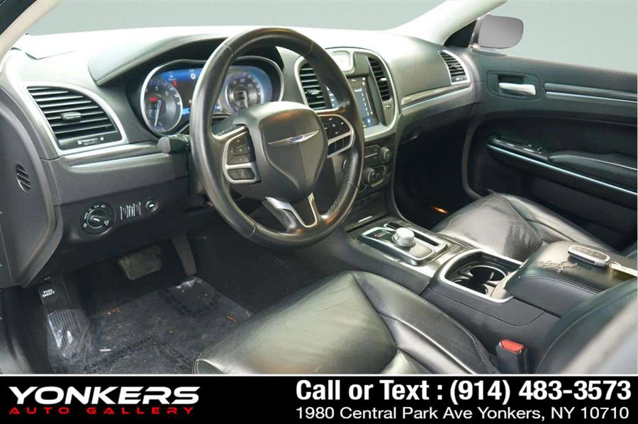 Used 2021 Chrysler 300 Touring L image 23