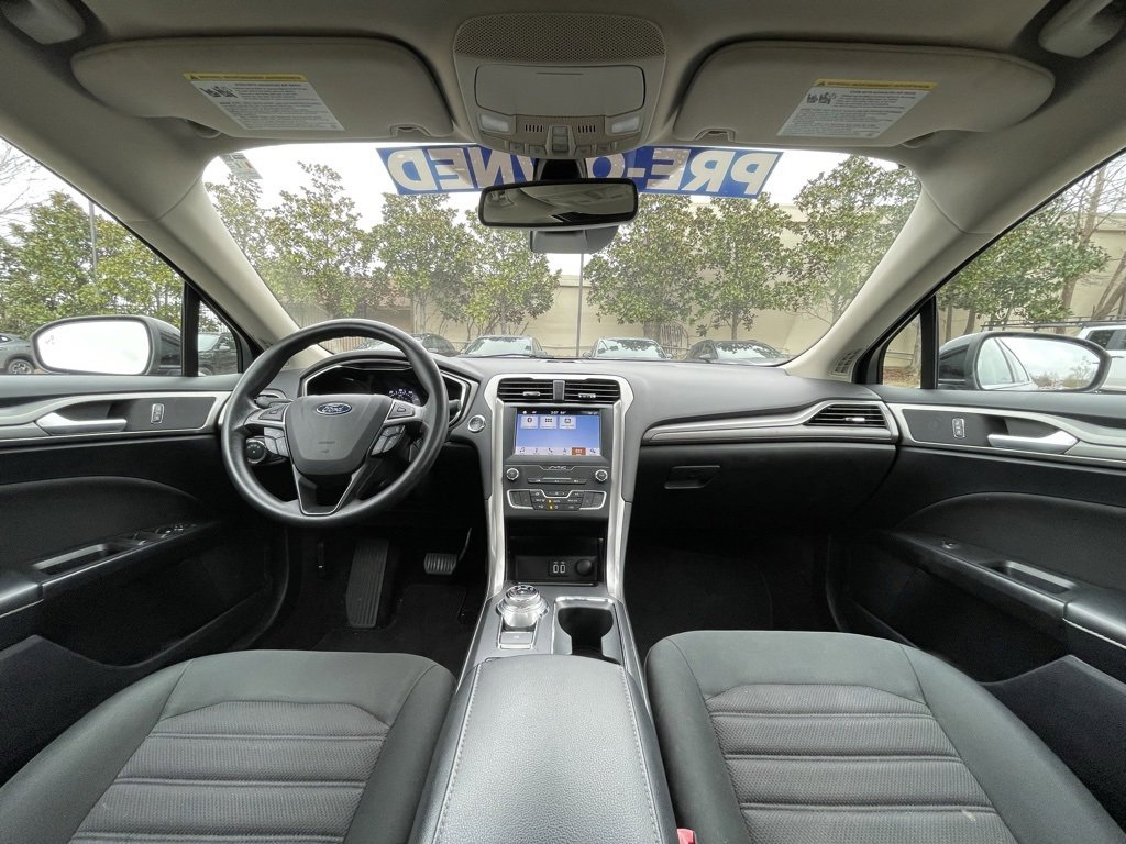 Used 2019 Ford Fusion SE image 29