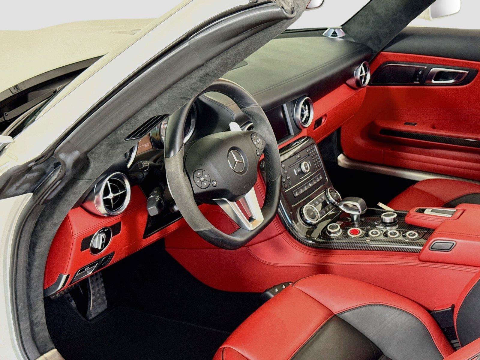 Used 2012 Mercedes-Benz SLS AMG Roadster image 15