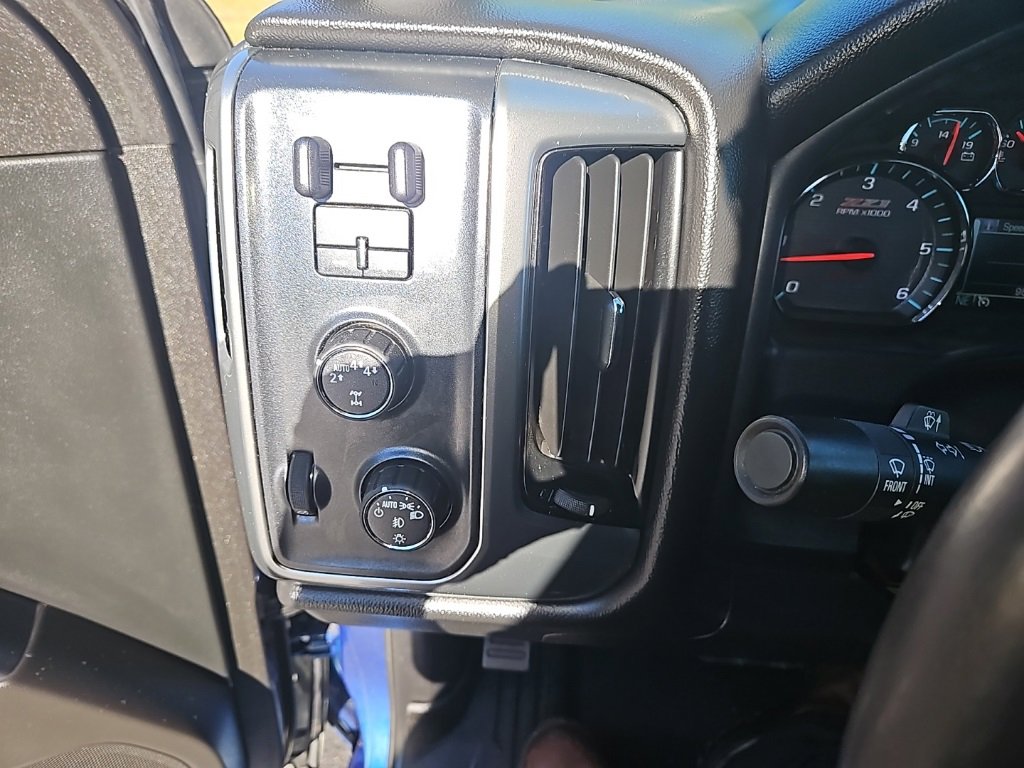 Used 2018 Chevrolet Silverado 1500 LT w/ All Star Edition image 17