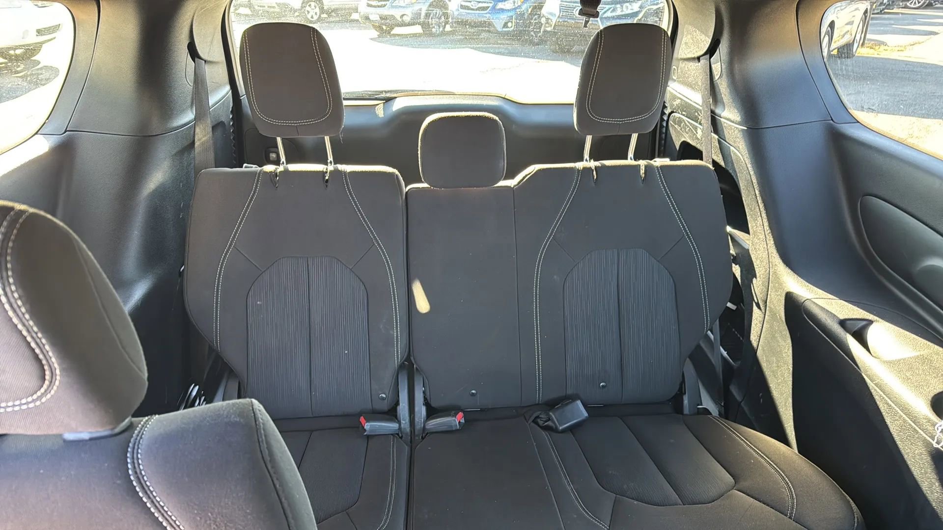 Used 2020 Chrysler Pacifica Touring w/ S Appearance Package FWD image 10