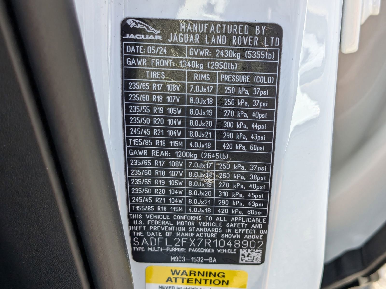 Used 2024 Jaguar E-PACE R-Dynamic SE image 25