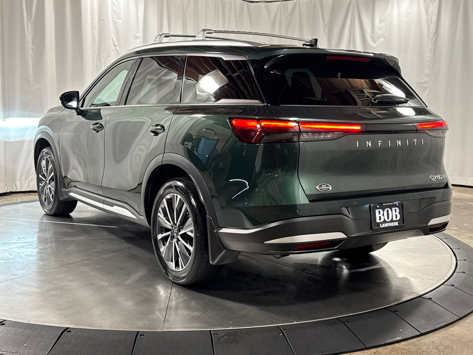 Certified 2026 INFINITI QX60 Luxe w/ Family Package AWD/4WD image 11