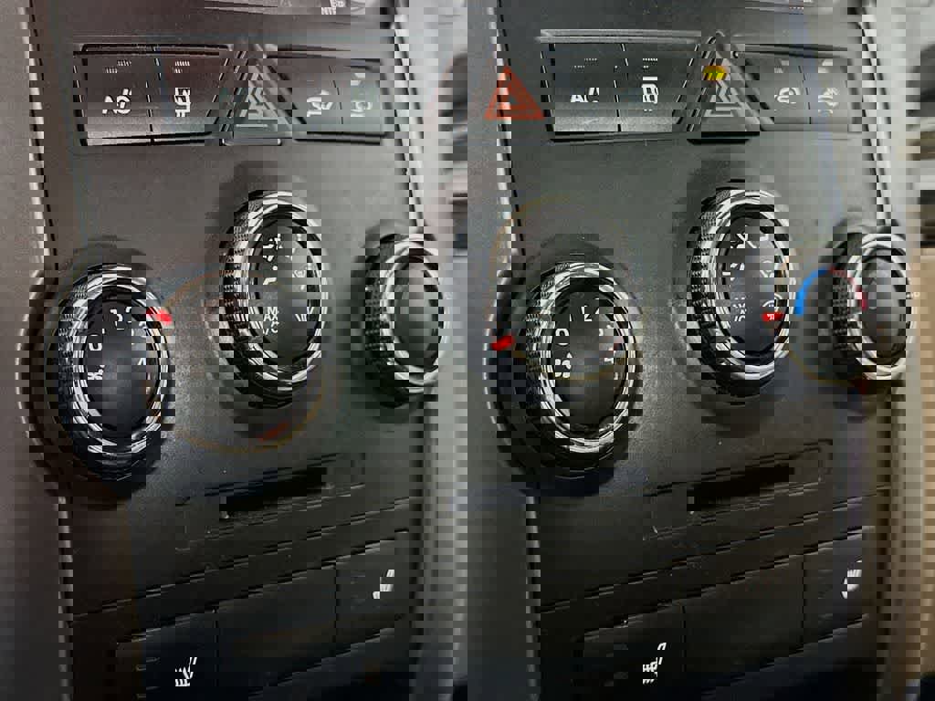 Used 2013 Kia Sorento LX w/ Convenience Pkg image 17