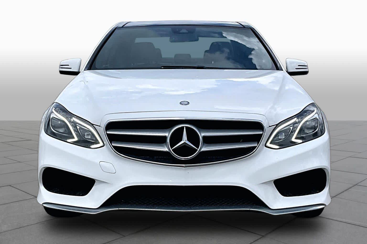 Used 2015 Mercedes-Benz E 400 4MATIC Sedan image 4
