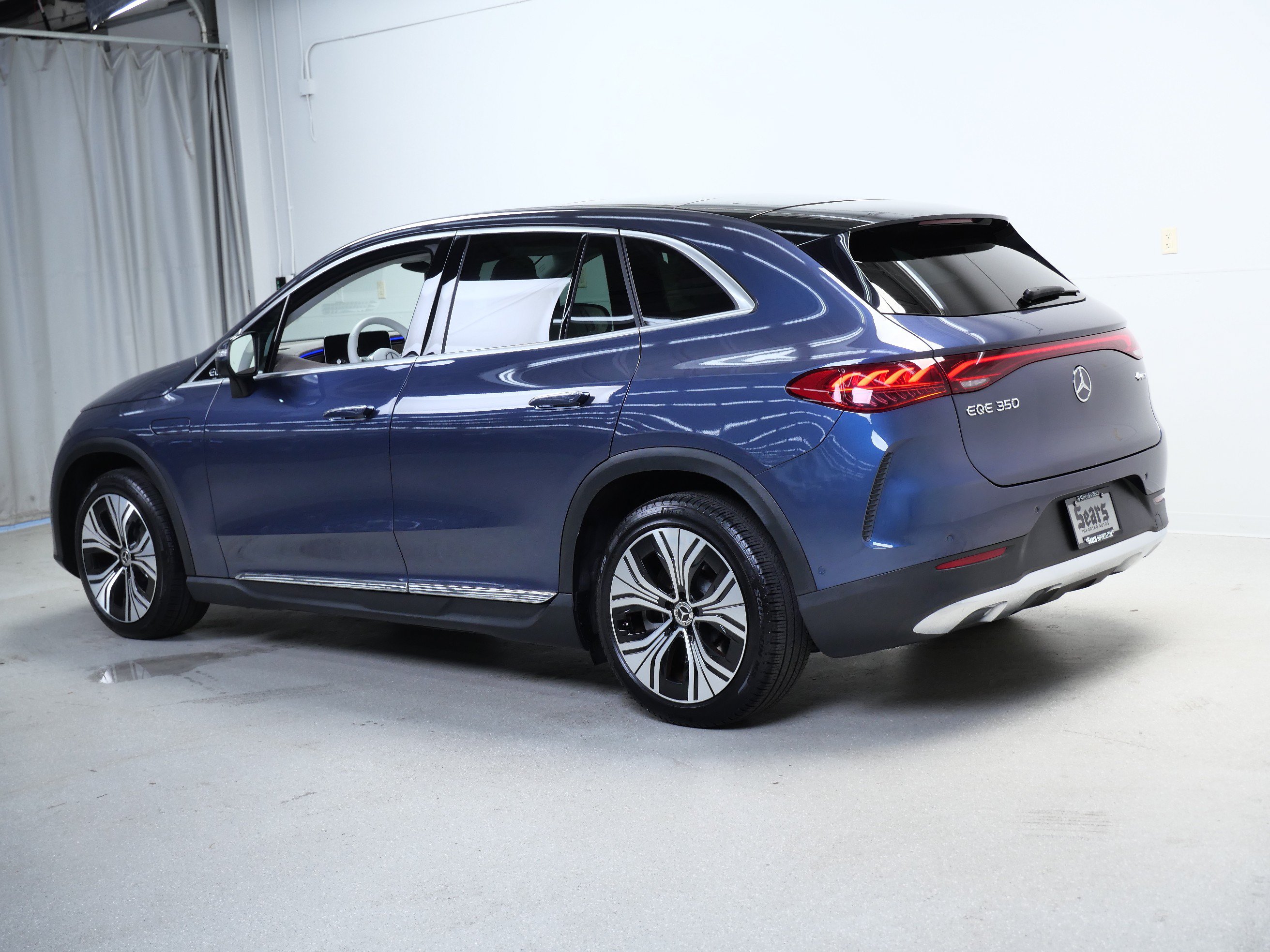 Certified 2023 Mercedes-Benz EQE 350+ 4MATIC SUV w/ Exclusive Trim Package image 11