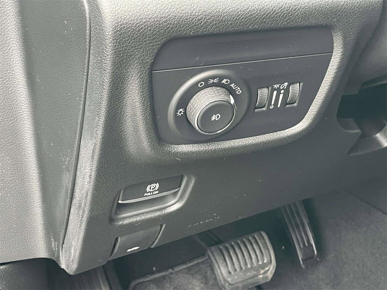 New 2025 Jeep Grand Cherokee L Limited image 32