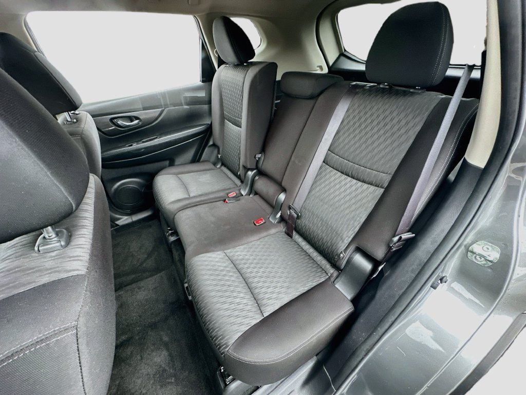 Used 2019 Nissan Rogue SV w/ Premium Package FWD image 23