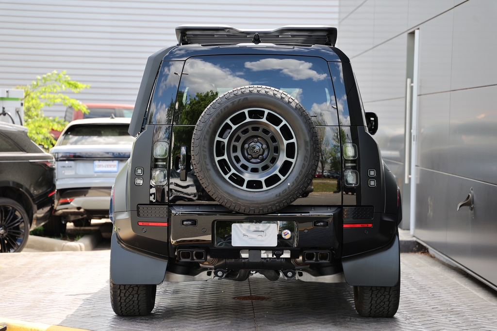 New 2026 Land Rover Defender 110 OCTA AWD/4WD image 15