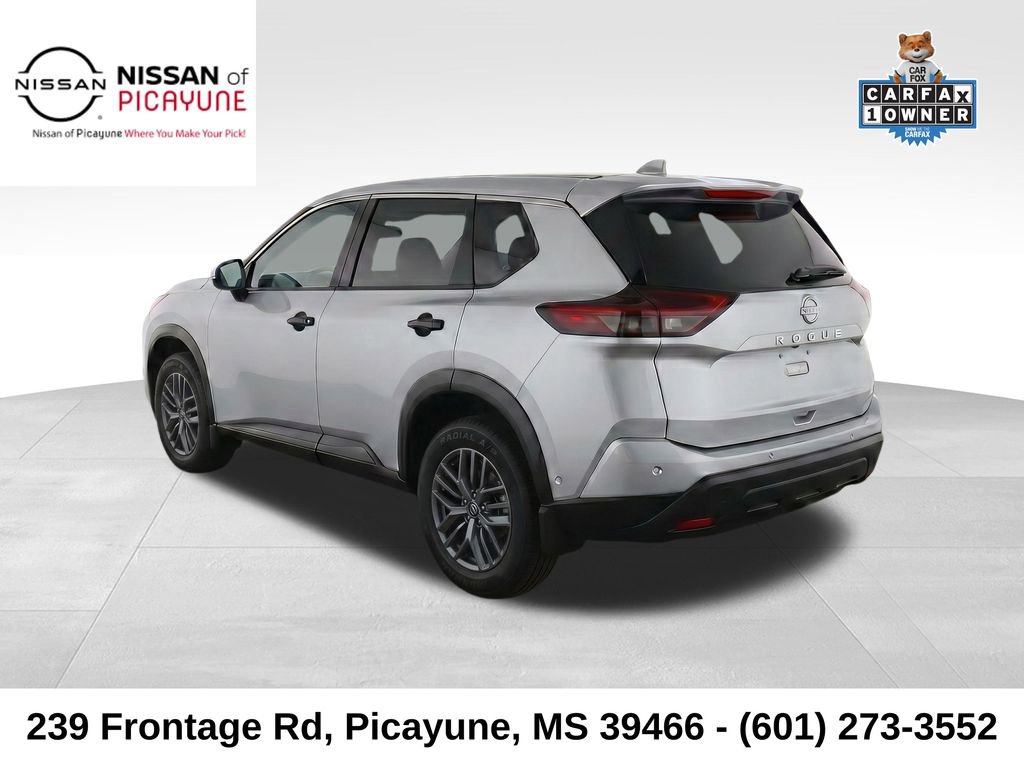 Used 2024 Nissan Rogue S FWD video 3