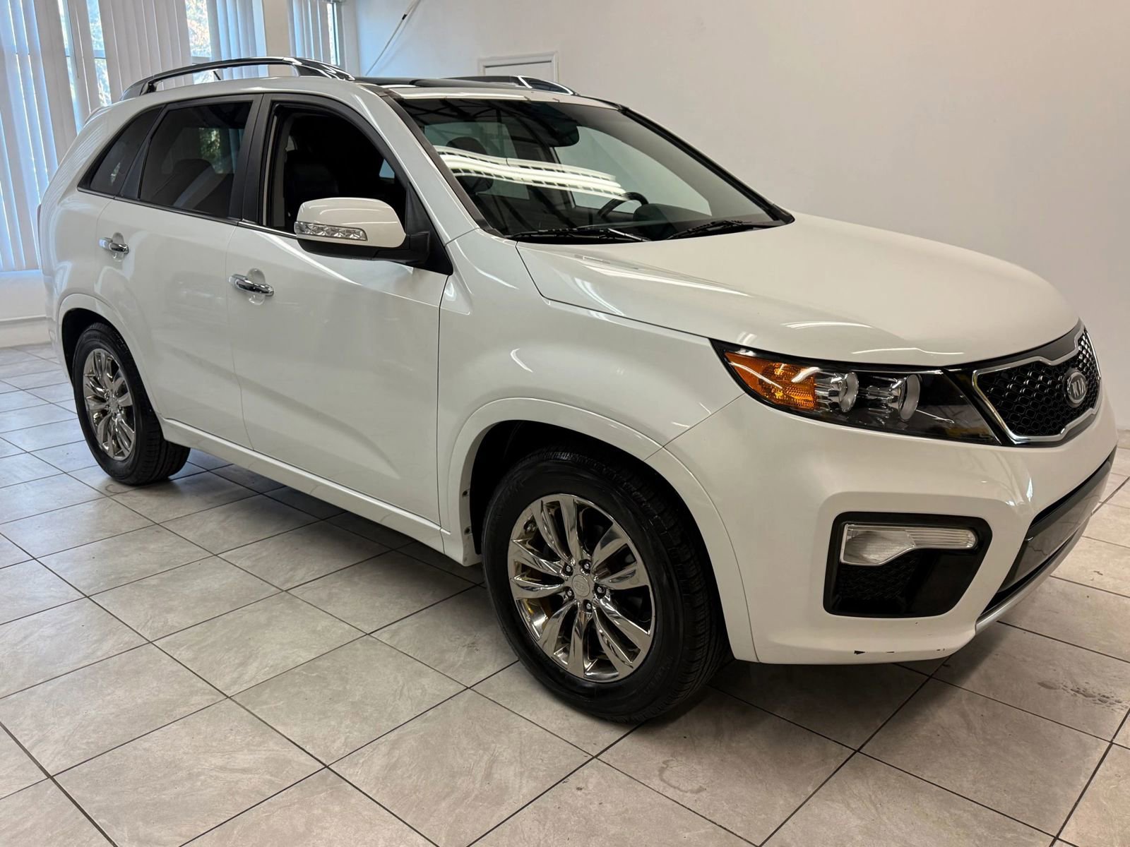 Used 2012 Kia Sorento SX w/ SX Premium Pkg image 1