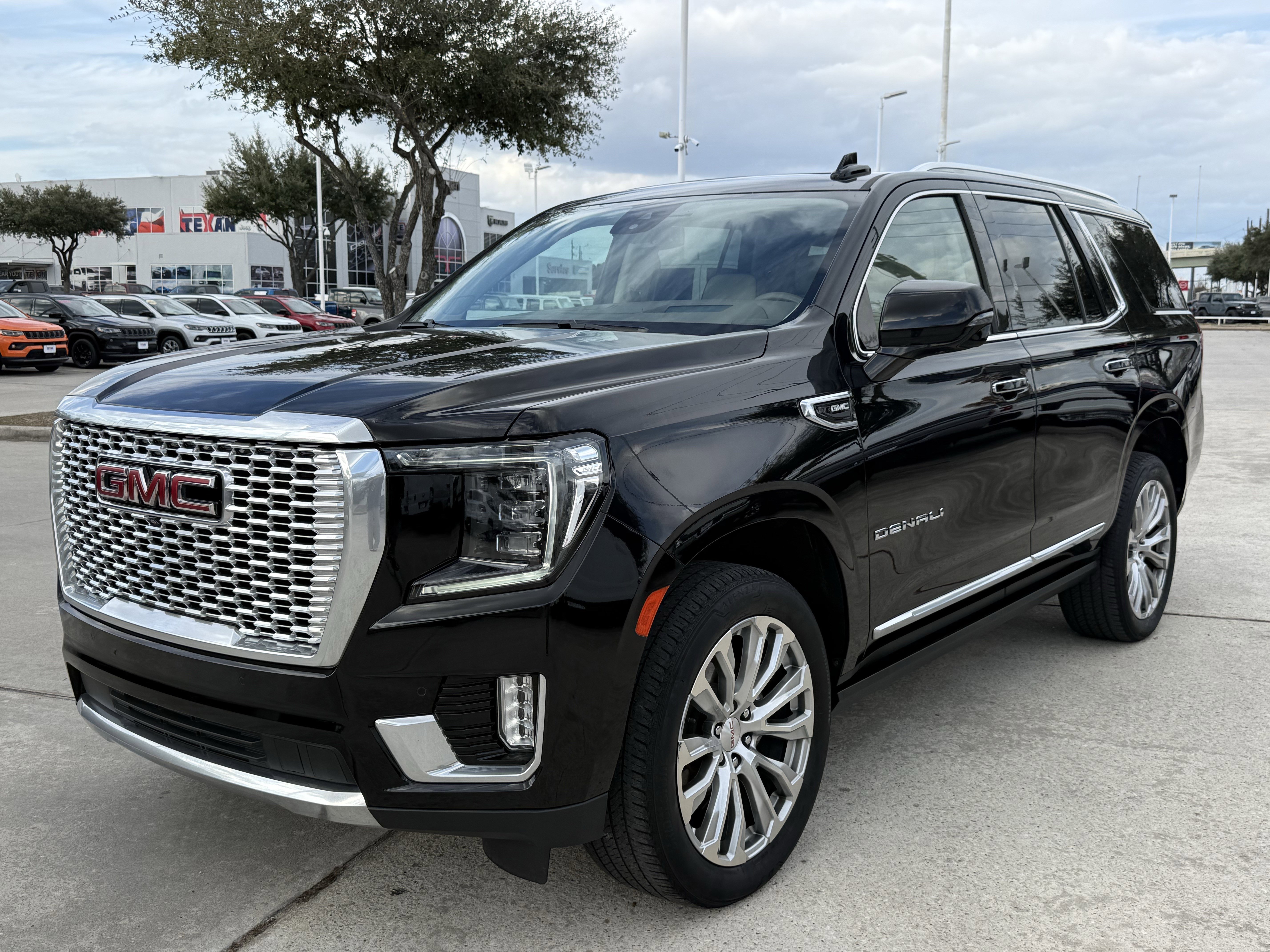 Used 2023 GMC Yukon Denali w/ Max Trailering Package image 9