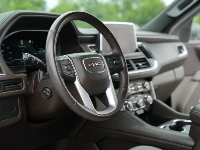 Used 2022 GMC Yukon XL SLT w/ SLT Premium Package AWD/4WD image 28