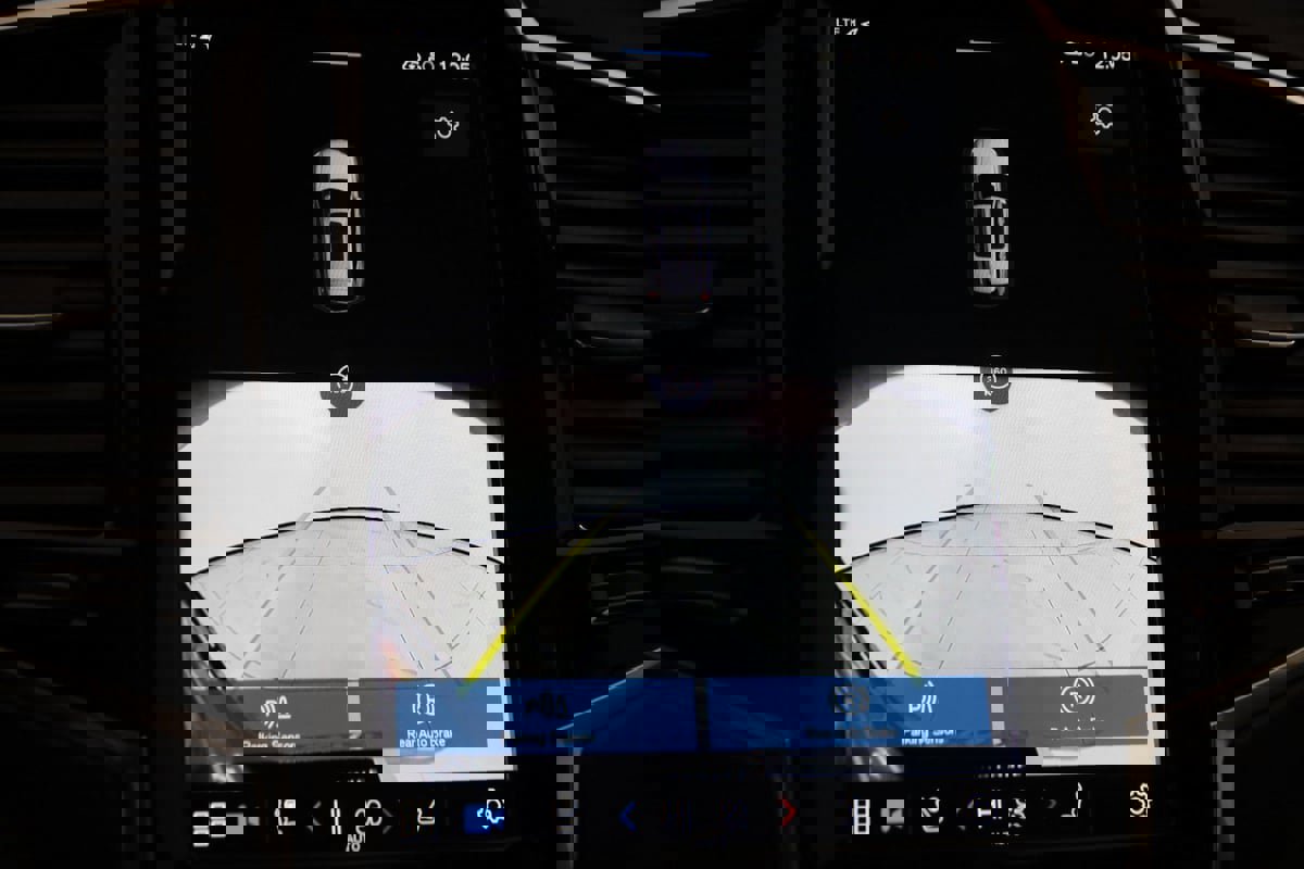 Used 2024 Volvo XC90 T8 Ultimate w/ Protection Package Premier image 10