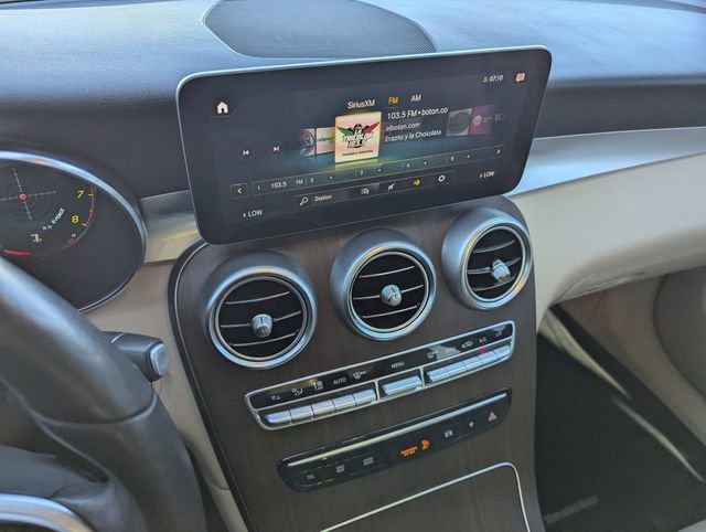 Used 2022 Mercedes-Benz GLC 300 4MATIC image 25