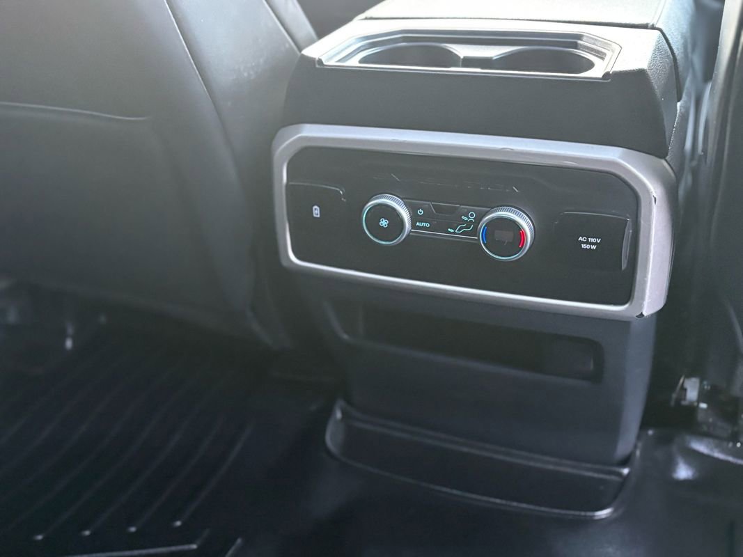 Used 2022 Ford Expedition XLT image 16