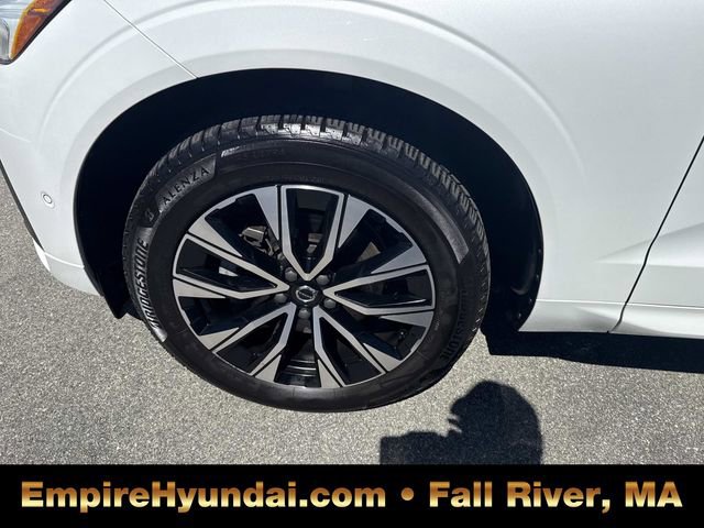 Used 2023 Volvo XC60 B5 Plus image 13