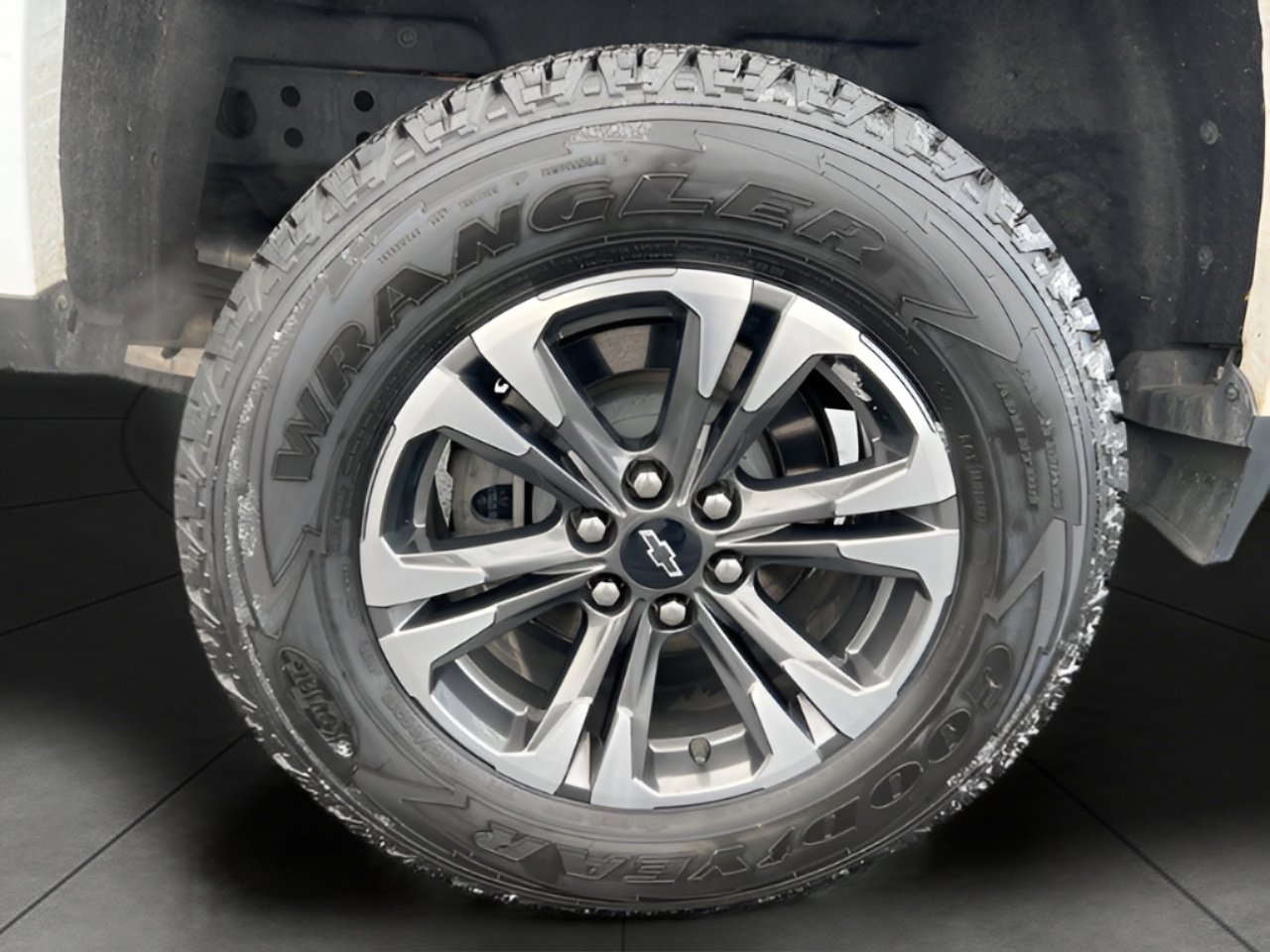 Used 2021 Chevrolet Colorado Z71 w/ LPO, Tonneau and Step Package image 38