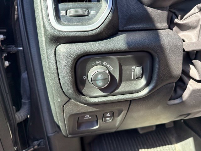 Used 2022 RAM 1500 Big Horn AWD/4WD image 9